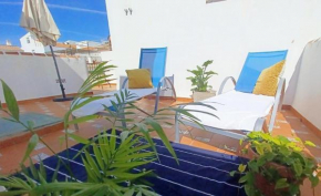 Tipica Casa En Frigiliana con patio y terraza, Frigiliana